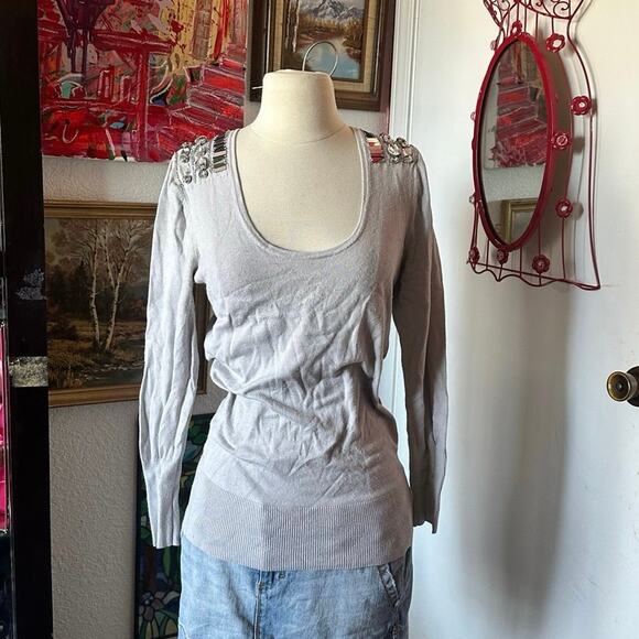 bcbgmaxazria grey knit long sleeve jewel top - Picture 1 of 3